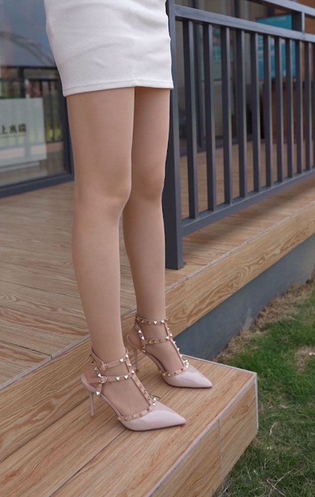 图片[5]-K015-大长腿妹子户外脱丝袜-爱丝时刻