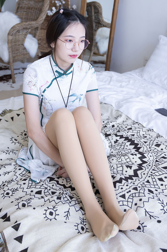 图片[2]-W012-旗袍、厚肉丝、平底鞋-爱丝时刻