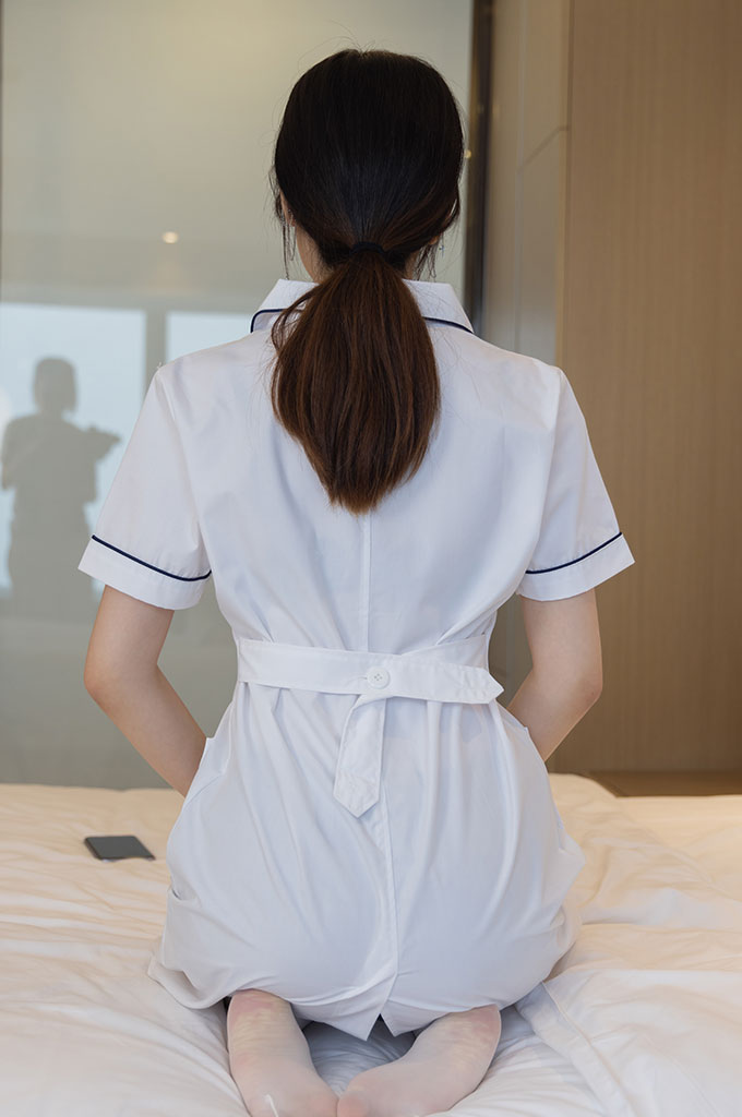 图片[6]-W037-绑带凉鞋、白丝大腿袜、小护士服-爱丝时刻