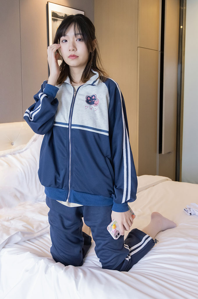 图片[6]-W052-运动鞋、白棉袜、白丝-爱丝时刻