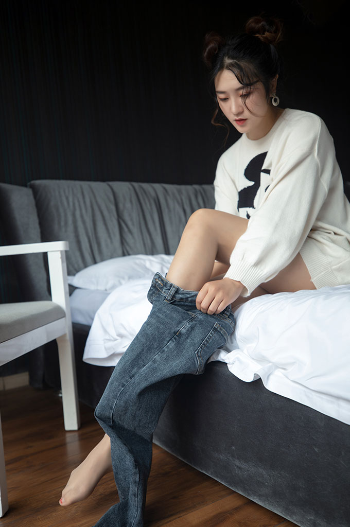 图片[2]-B081-牛仔裤里的肉丝-爱丝时刻