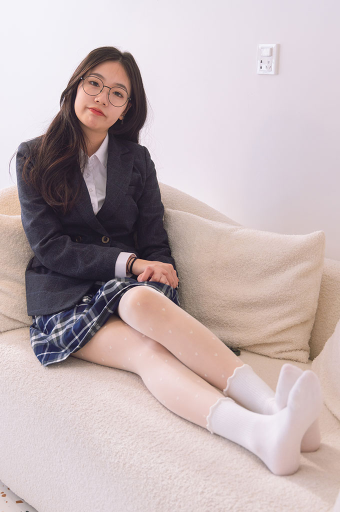 图片[4]-W095-短靴、皮鞋、两双白棉袜、油亮黑丝（脚尖透明款）、爱心印花白丝（脚尖加固款）-爱丝时刻