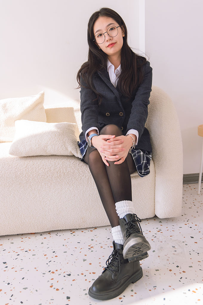 图片[2]-W095-短靴、皮鞋、两双白棉袜、油亮黑丝（脚尖透明款）、爱心印花白丝（脚尖加固款）-爱丝时刻