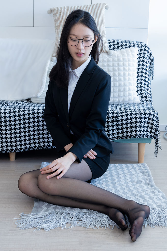 图片[2]-W132-高跟鞋、黑色丝袜、ol风-爱丝时刻