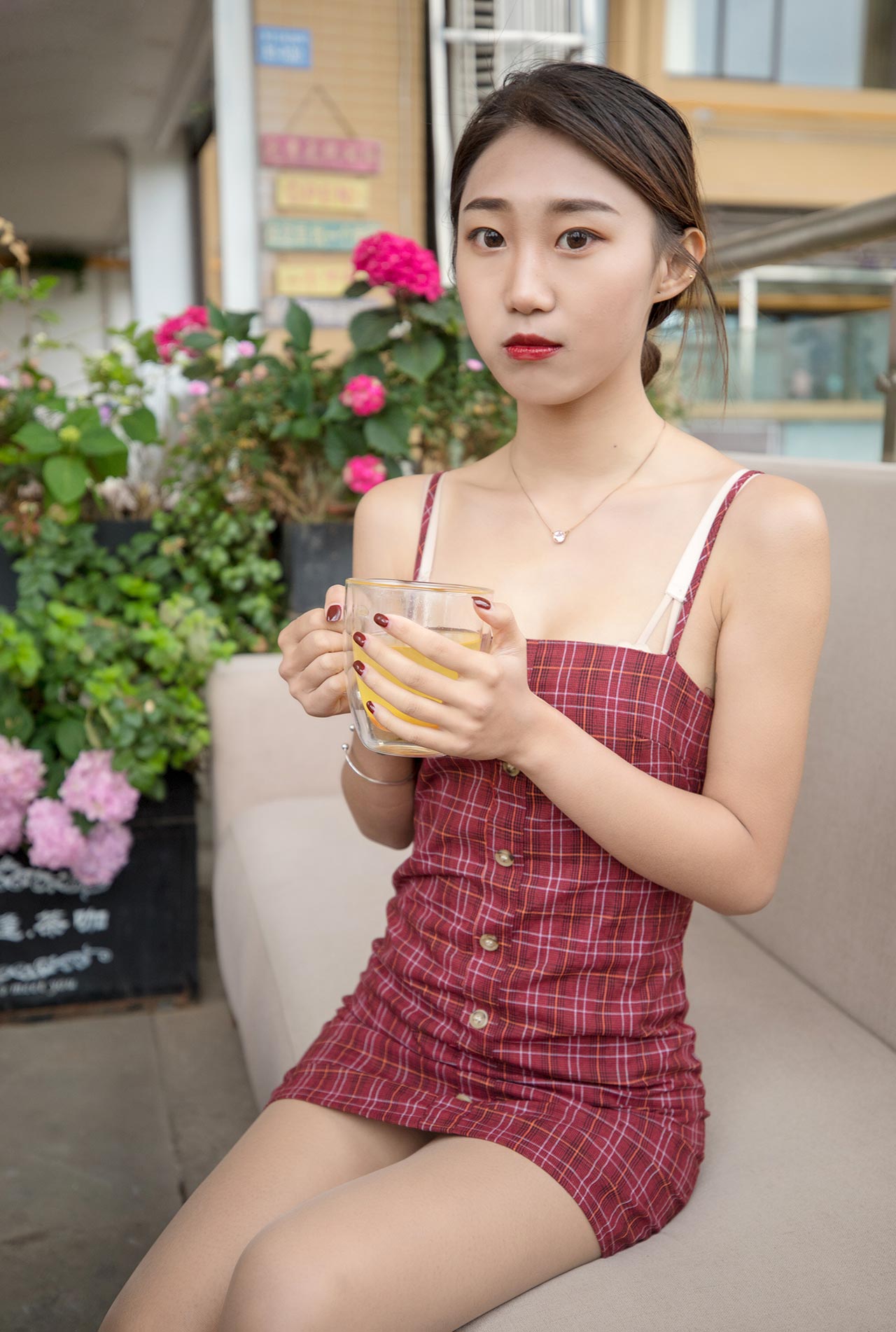 图片[4]-B129-穿着丝袜去喝茶-爱丝时刻