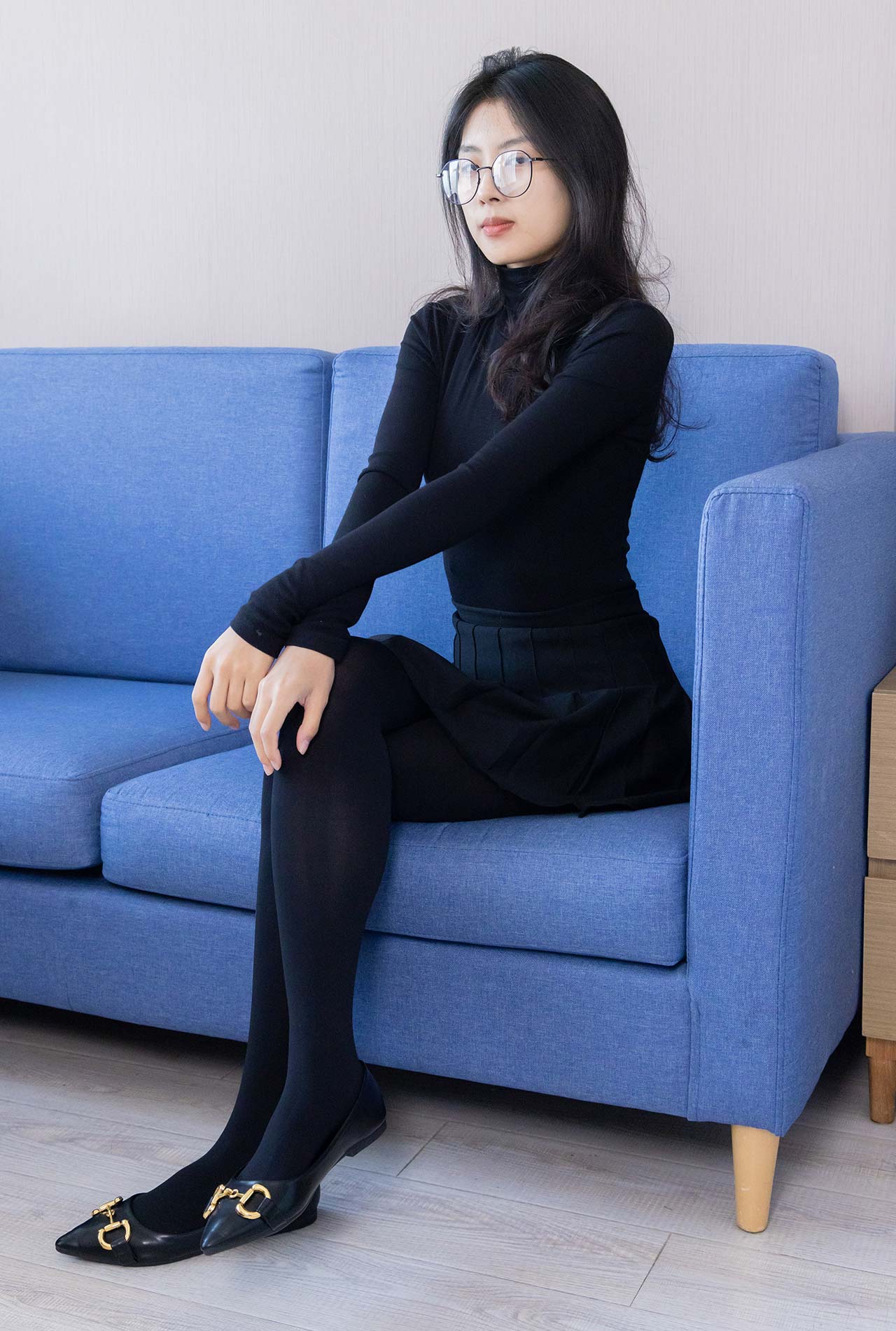 图片[2]-W165-平底鞋、厚黑丝、丝袜踩奶油小蛋糕剧情-爱丝时刻