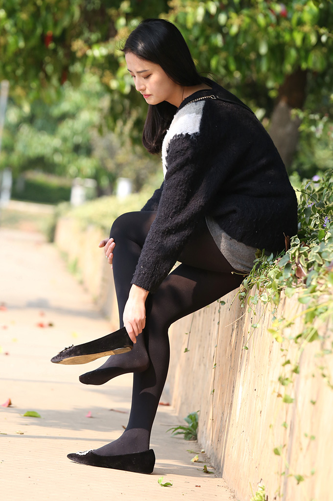 图片[4]-D032-穿厚黑丝的学姐1-爱丝时刻